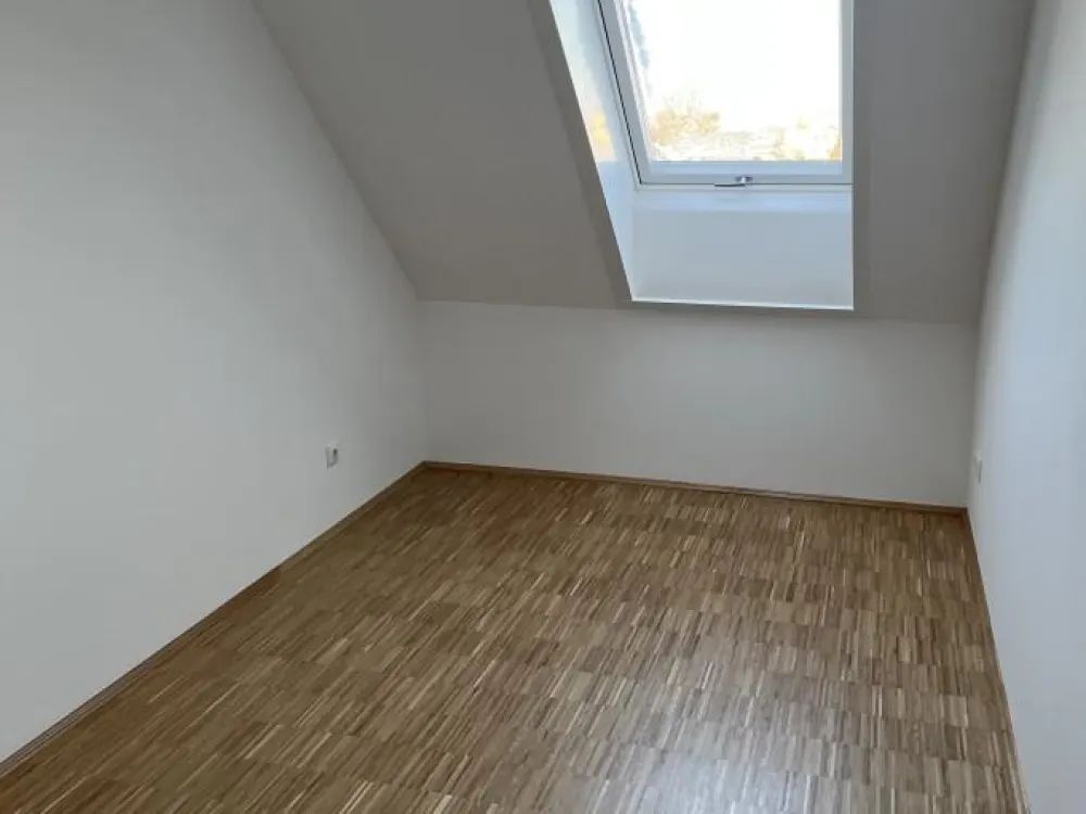 Individuelle Dachwohnung mit hochwertiger Ausstattung im Neubau! EBK, Lift!