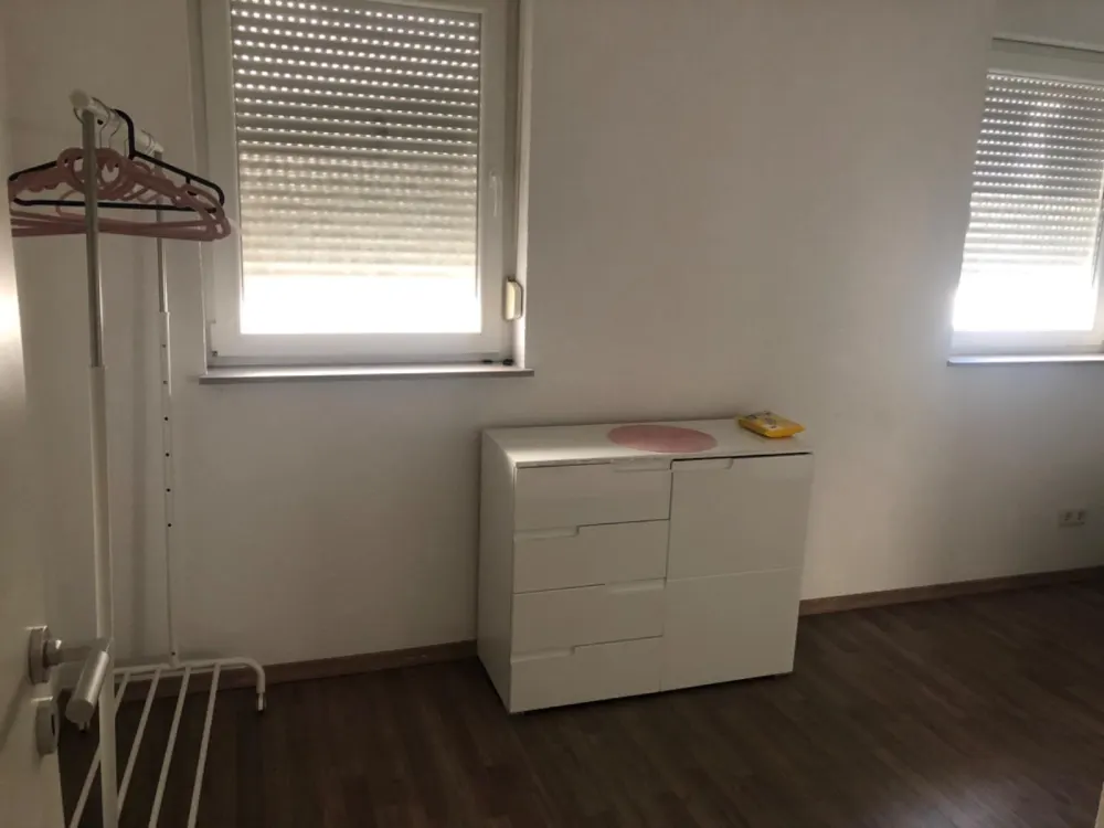 WG Frauen-Wohnung - 1 Zimmer -Nachmieterin gesucht