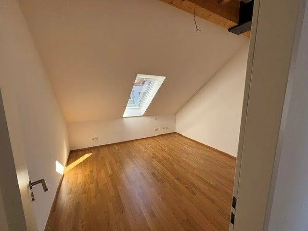 2 Zimmer Dachgeschoß-Wohnung, 70,65 qm in der Naumannsiedlung in 50735 Köln
