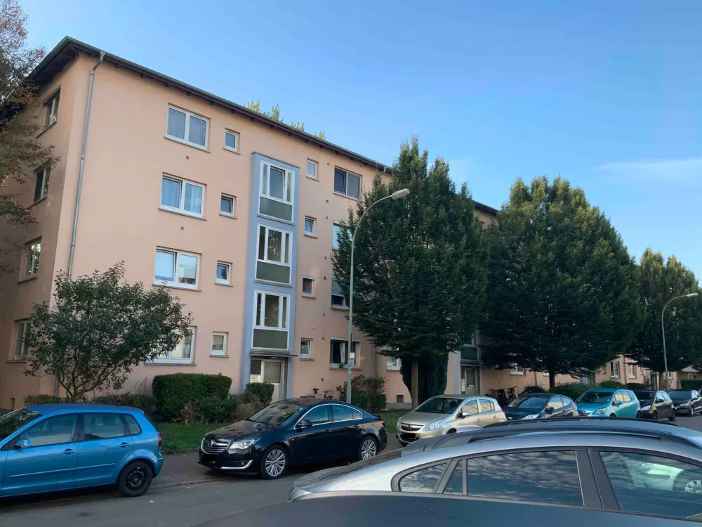 2-ZKB-Wohnung in Frankfurt-Hausen sucht neue Bewohner!