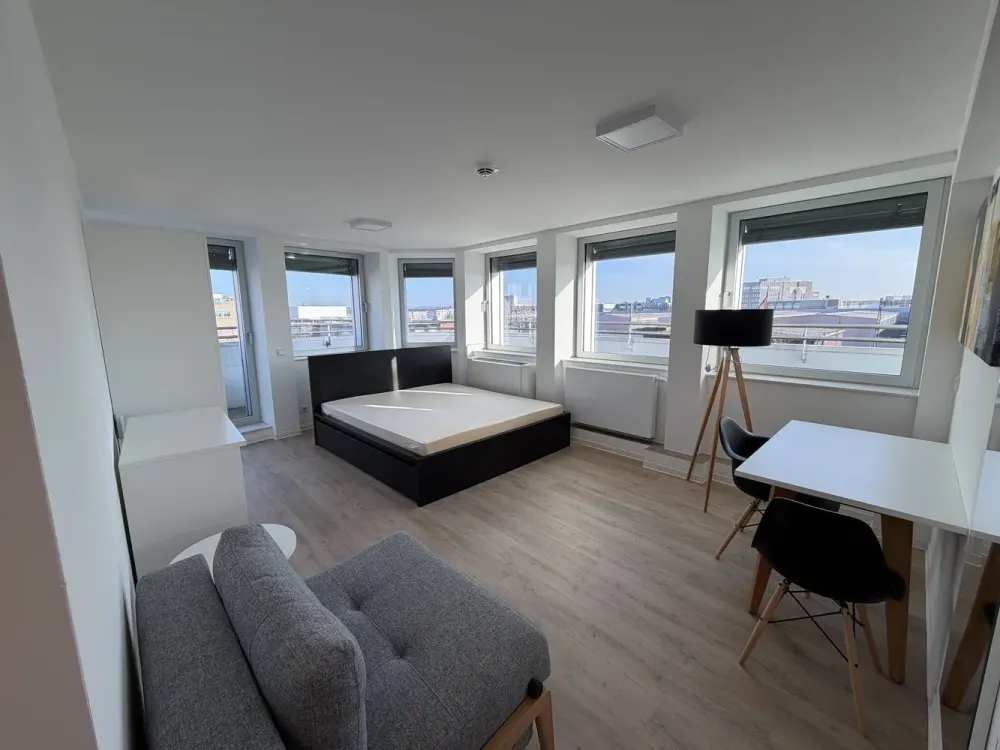 Stilvoll möblierte Etagenwohnung mit Balkon und modernem Ambiente zum Wohlfühlen