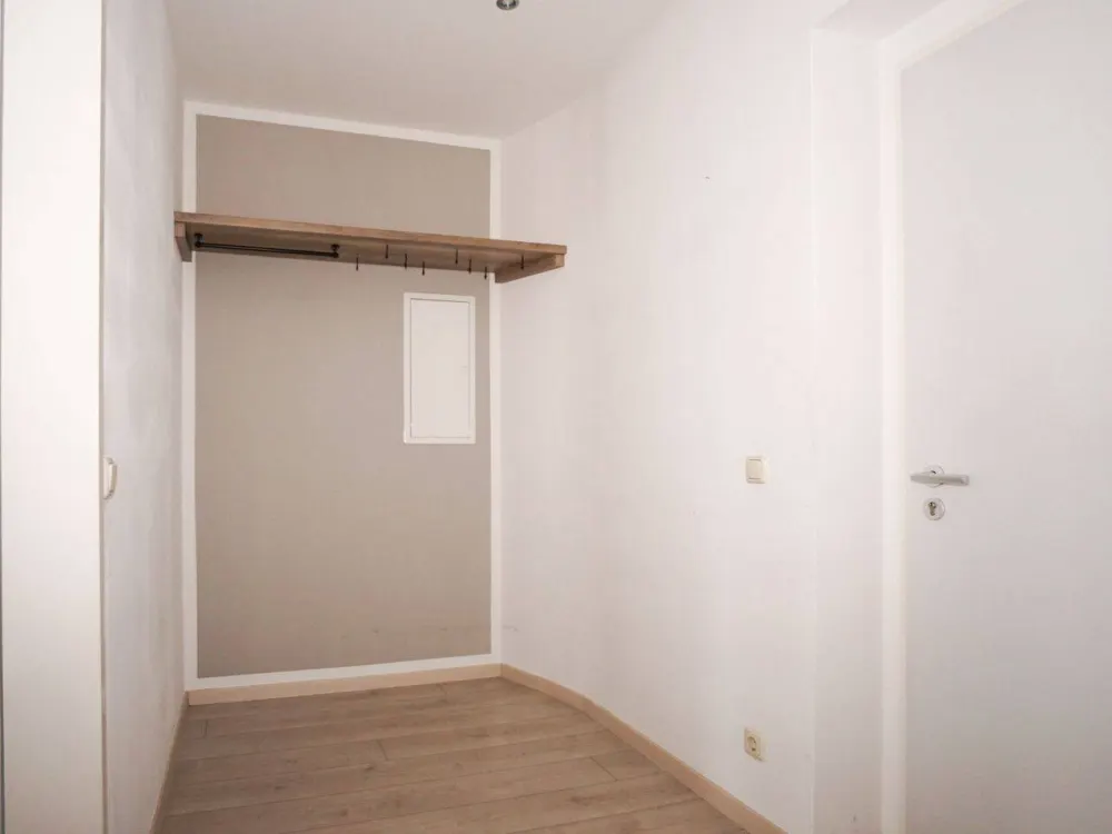 Leubnitz-Neuostra: Balkon + TG + EBK mgl.*