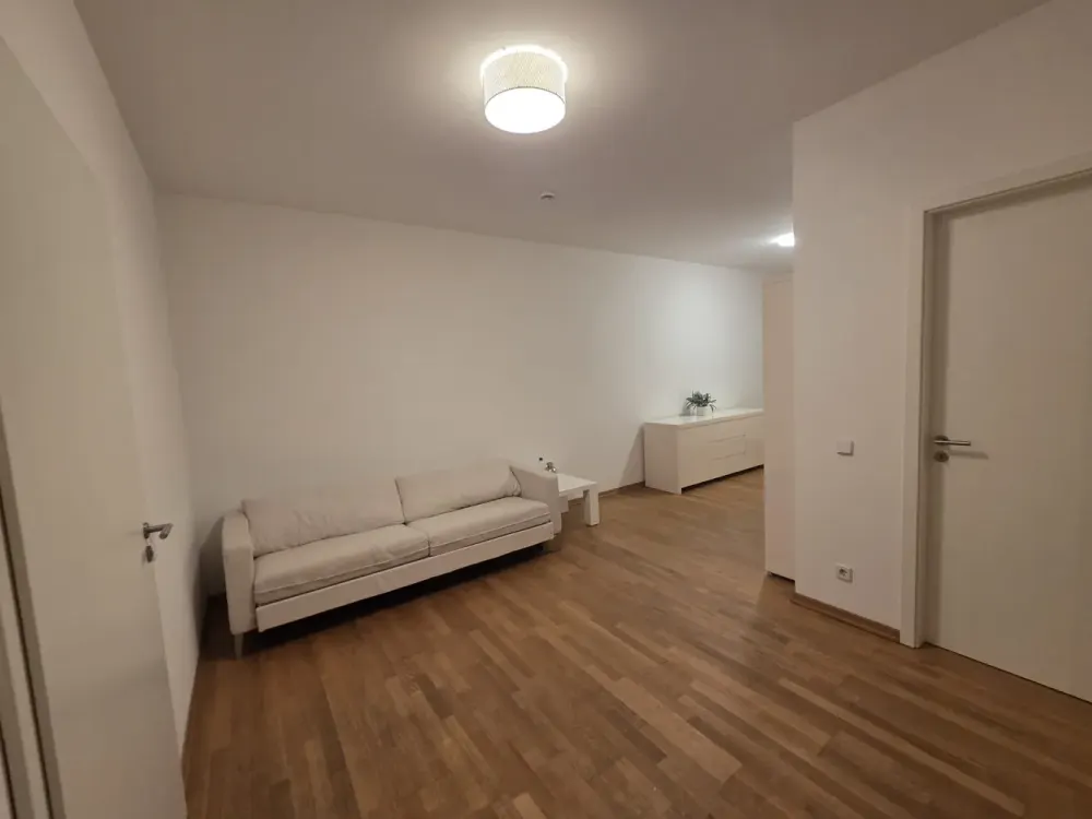 Modern Furnished Apartment with Private Terrace, 6-Month Contract