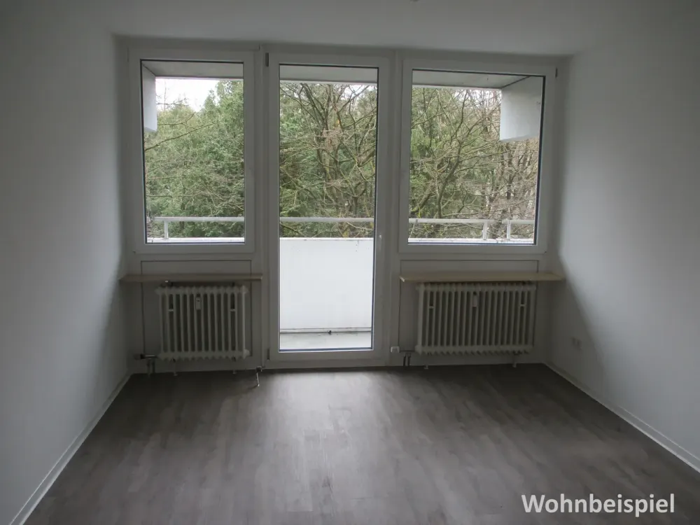 Perfekt für uns: renovierte 3-Zimmer-Wohnung mit Balkon und EBK