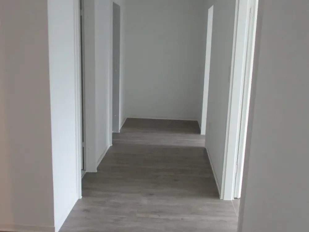 Perfekt für uns: renovierte 3-Zimmer-Wohnung mit Balkon und EBK
