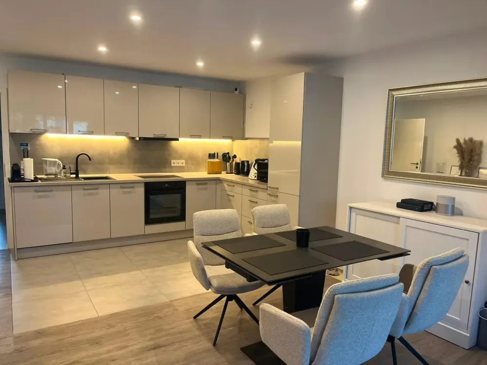 Neuwohnung - 4-Zimmer Wohnung mit Balkon im 1. OG in Frankfurt-Rödelheim