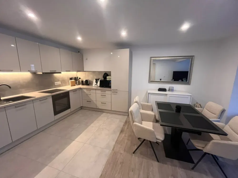 Neuwohnung - 4-Zimmer Wohnung mit Balkon im 1. OG in Frankfurt-Rödelheim