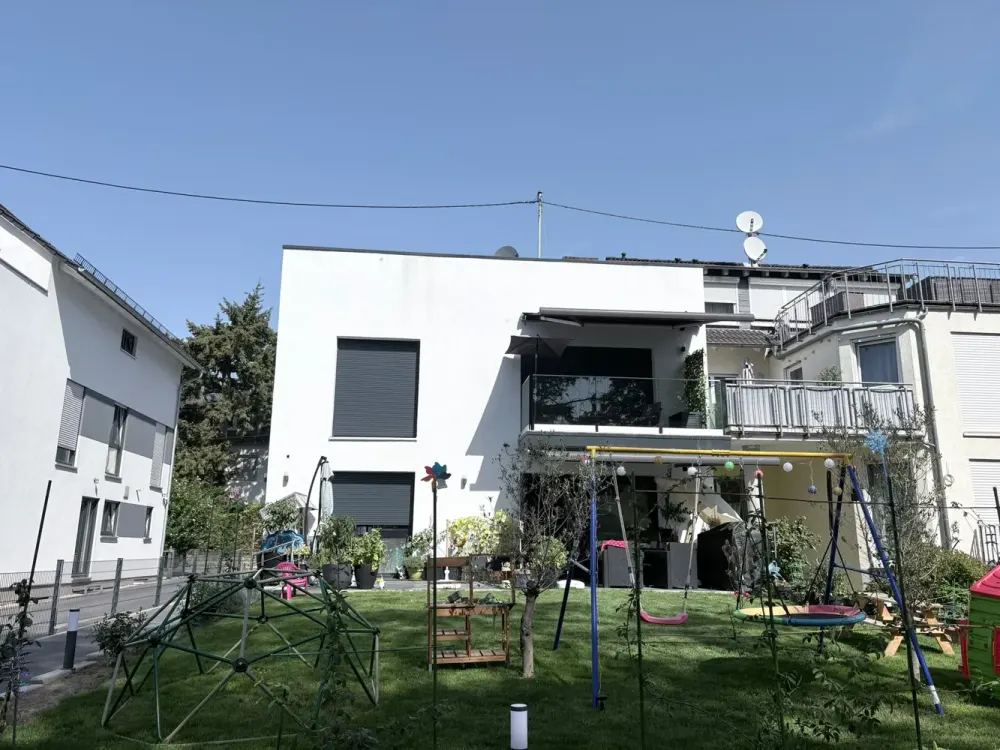 Neuwohnung - 4-Zimmer Wohnung mit Balkon im 1. OG in Frankfurt-Rödelheim