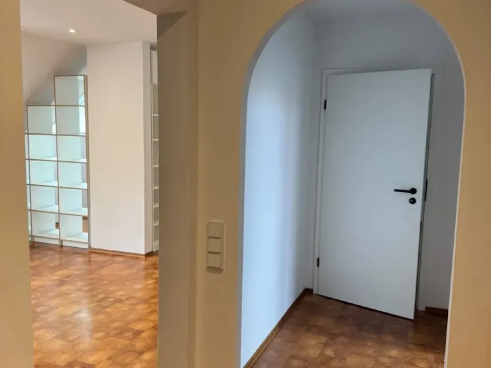 Modernisierte 2,5-Zimmer-Dachgeschosswohnung in München-Solln