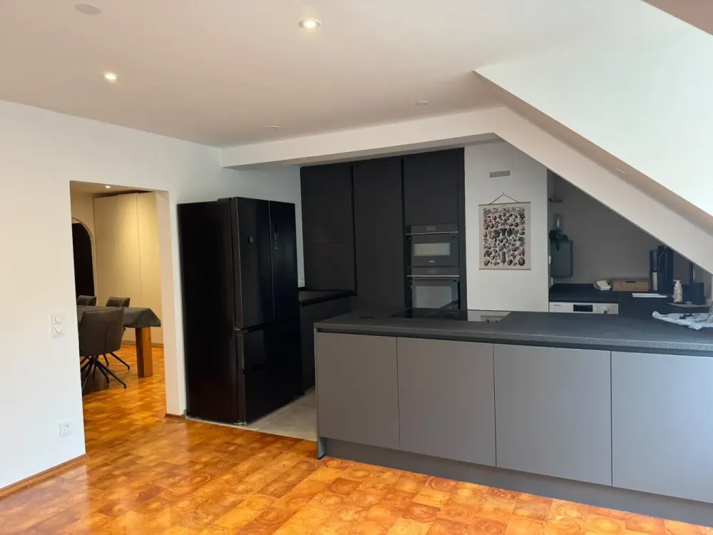 Modernisierte 2,5-Zimmer-Dachgeschosswohnung in München-Solln
