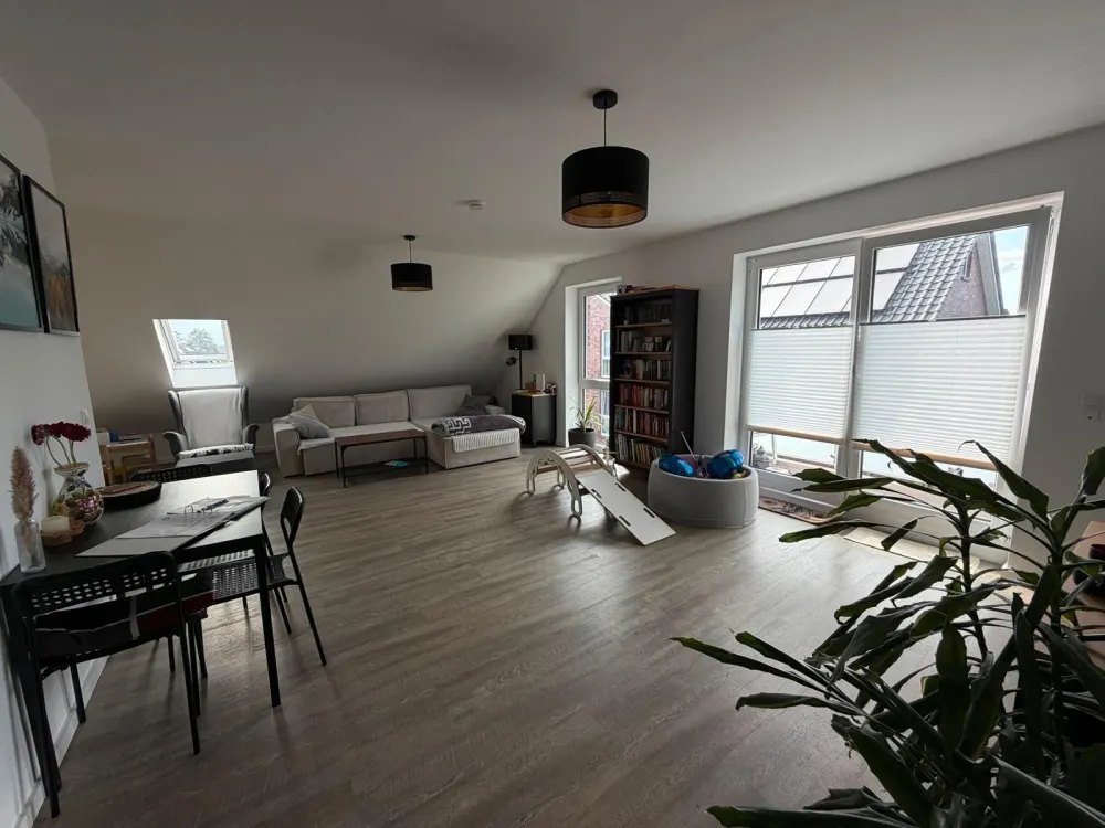 112 qm Dachgeschosswohnung im ruhigen Ochsenwerder