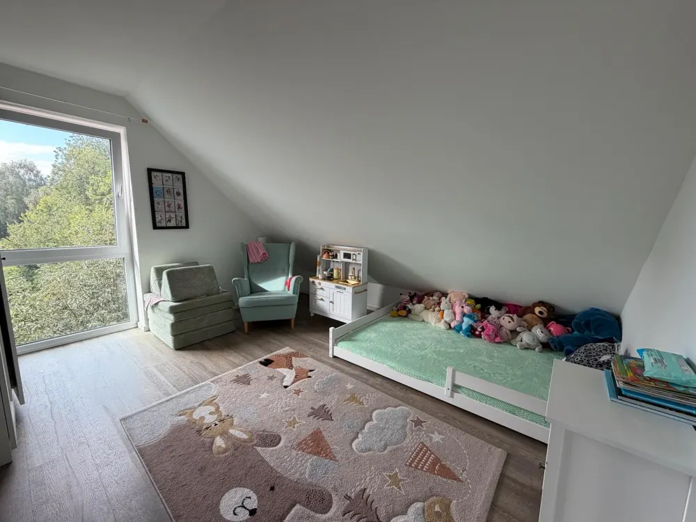 112 qm Dachgeschosswohnung im ruhigen Ochsenwerder