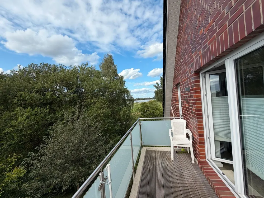 112 qm Dachgeschosswohnung im ruhigen Ochsenwerder