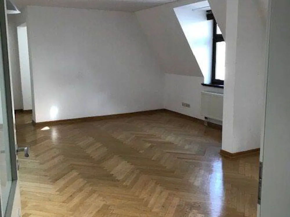 Thomaskirchhof - beeindruckende DG-Maisonettenwohnung mit Einbauküche und 4 Räumen in Bestlage