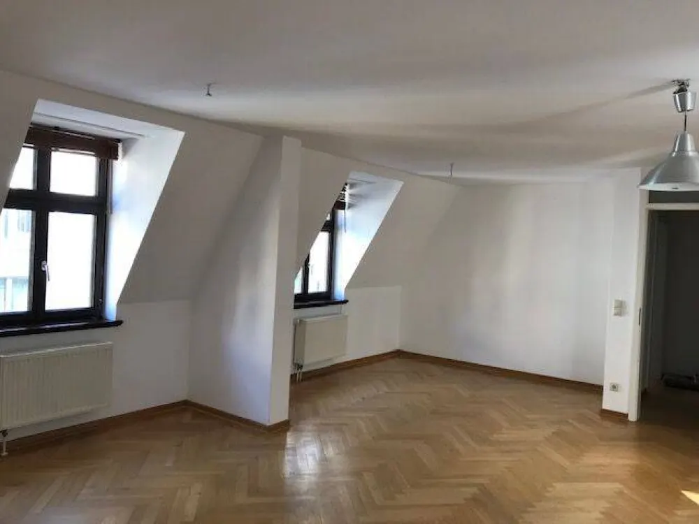Thomaskirchhof - beeindruckende DG-Maisonettenwohnung mit Einbauküche und 4 Räumen in Bestlage