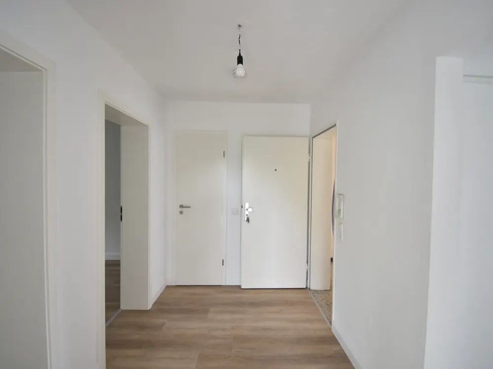 Idealer Grundriss! Renovierte 3-Zimmer-Whg mit Balkon & Garage