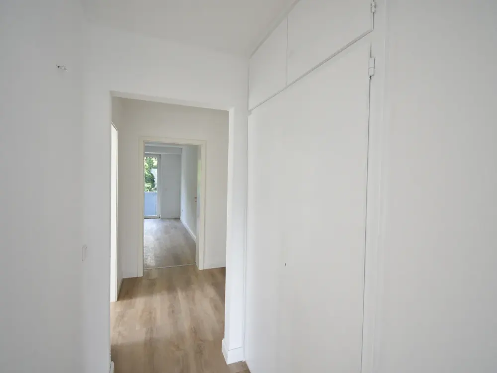 Idealer Grundriss! Renovierte 3-Zimmer-Whg mit Balkon & Garage