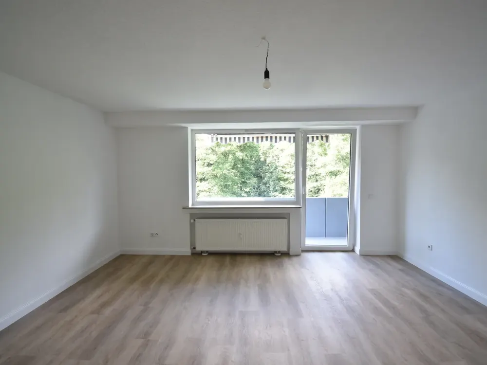 Idealer Grundriss! Renovierte 3-Zimmer-Whg mit Balkon & Garage