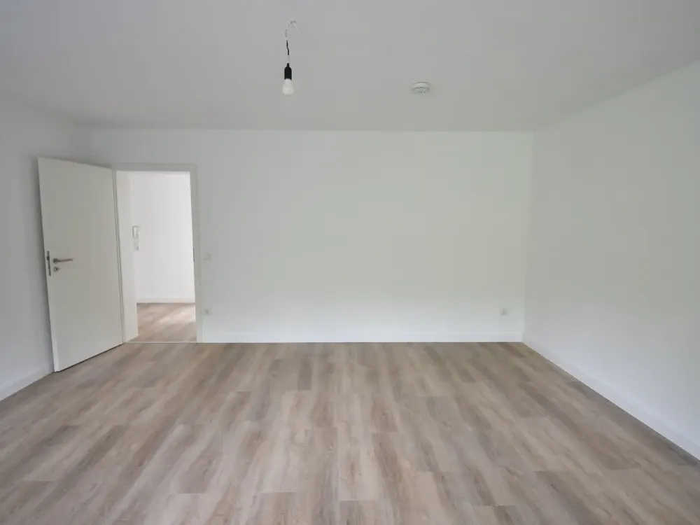 Idealer Grundriss! Renovierte 3-Zimmer-Whg mit Balkon & Garage