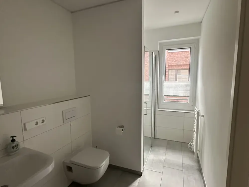 Leben am Wasser in extravaganter Lage 4-Zimmer-Wohnung
