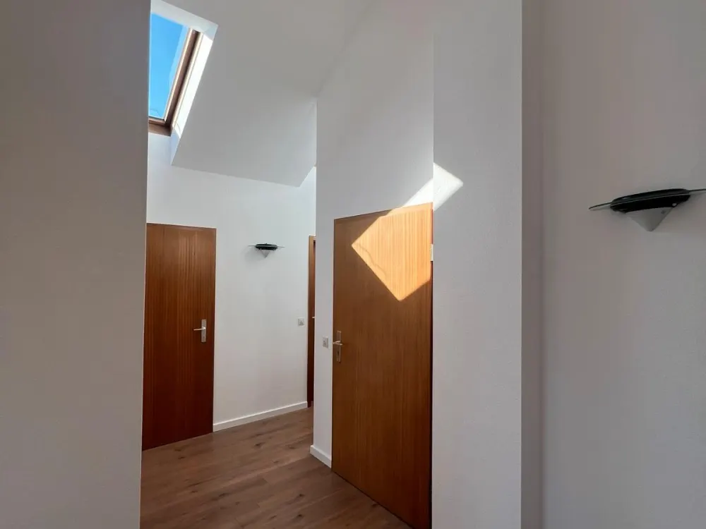Helle, großzügige Dachgeschosswohnung mit schönem Blick