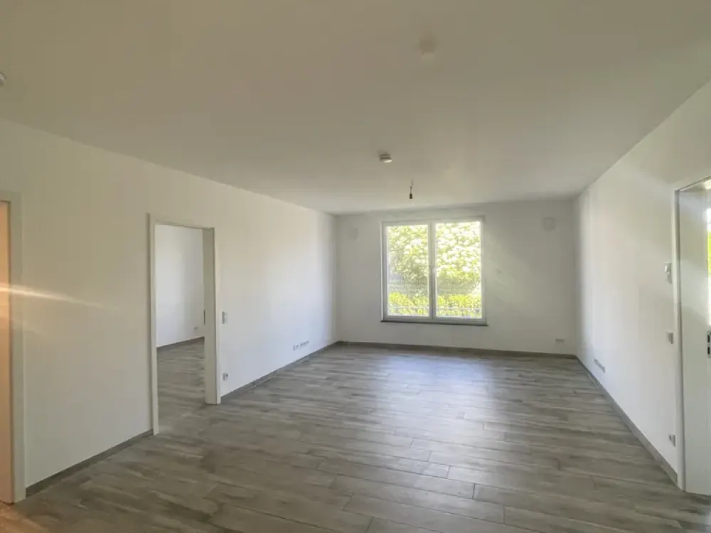 3-Zi Whg WG geeignet mit 2 Bädern + Badewanne