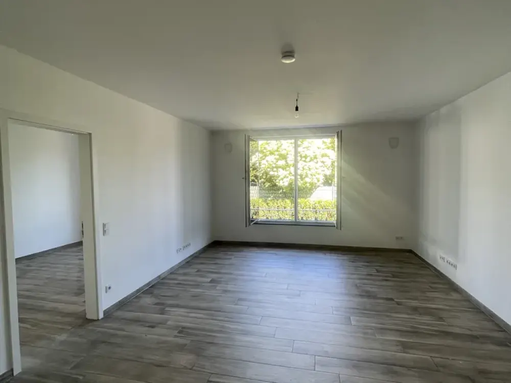 3-Zi Whg WG geeignet mit 2 Bädern + Badewanne