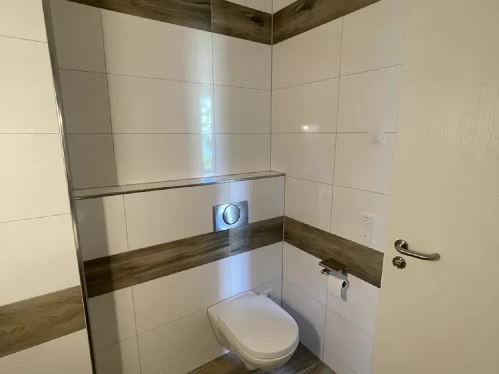 3-Zi Whg WG geeignet mit 2 Bädern + Badewanne