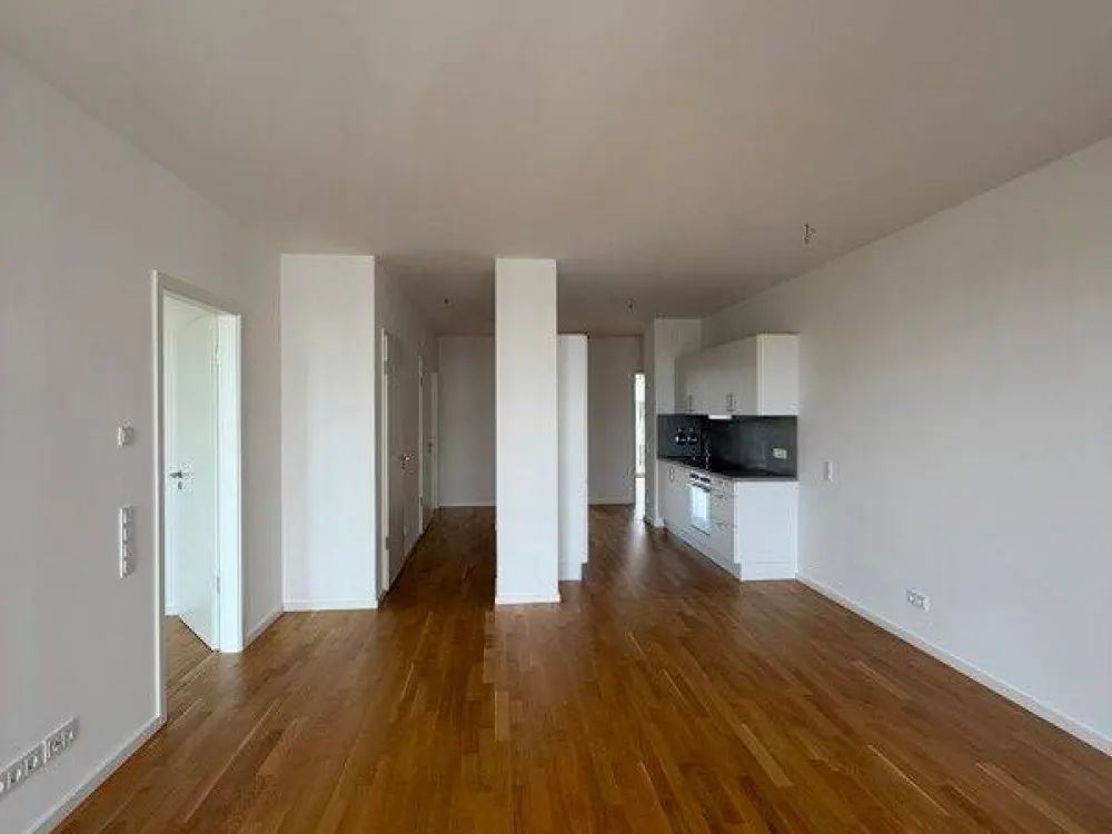 Moderne 5-Raum-Wohnung mit Einbauküche, 2 Bädern und Balkon