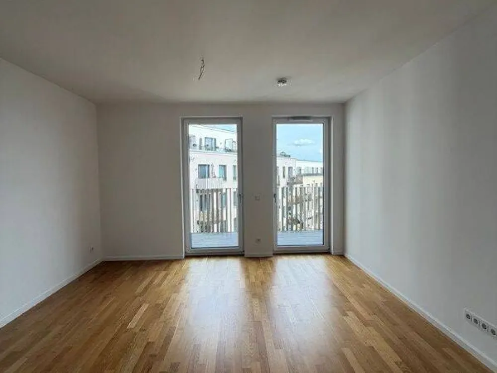 Moderne 5-Raum-Wohnung mit Einbauküche, 2 Bädern und Balkon