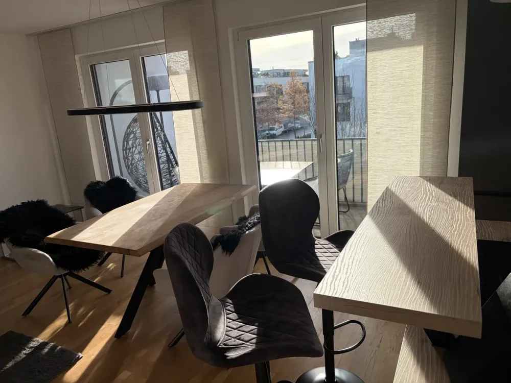 Neubau vollmöbl. 2,5 -Zi Penthouse Whg -Balkon u Dachterrasse in Muc-Aubing, 5 Min. S-Bahn Leienfels