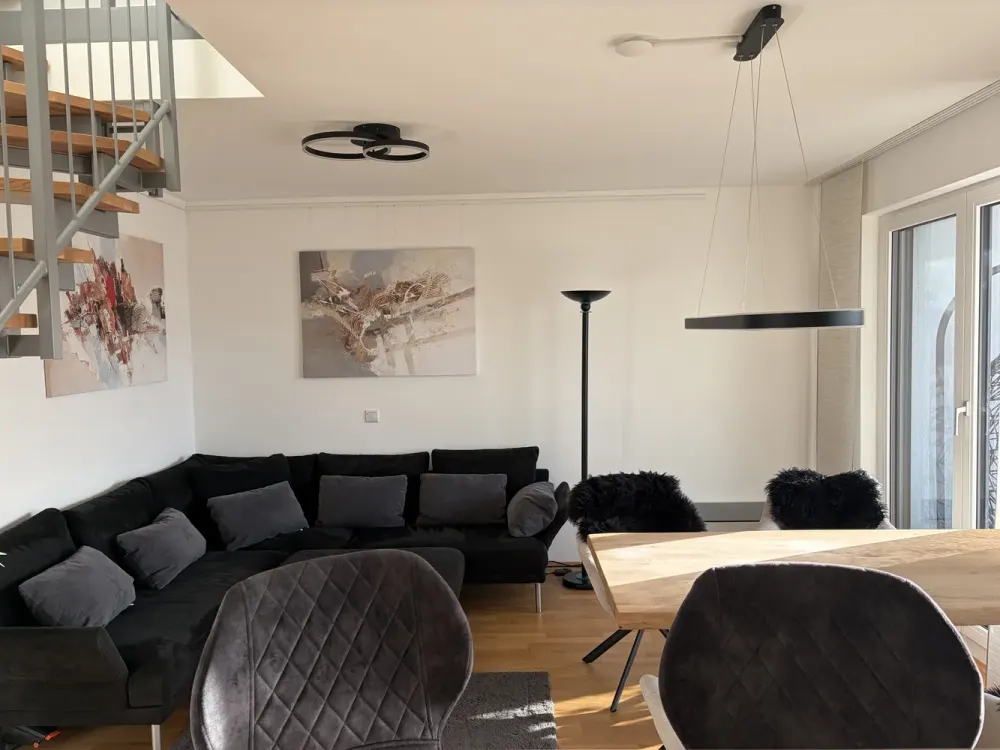 Neubau vollmöbl. 2,5 -Zi Penthouse Whg -Balkon u Dachterrasse in Muc-Aubing, 5 Min. S-Bahn Leienfels