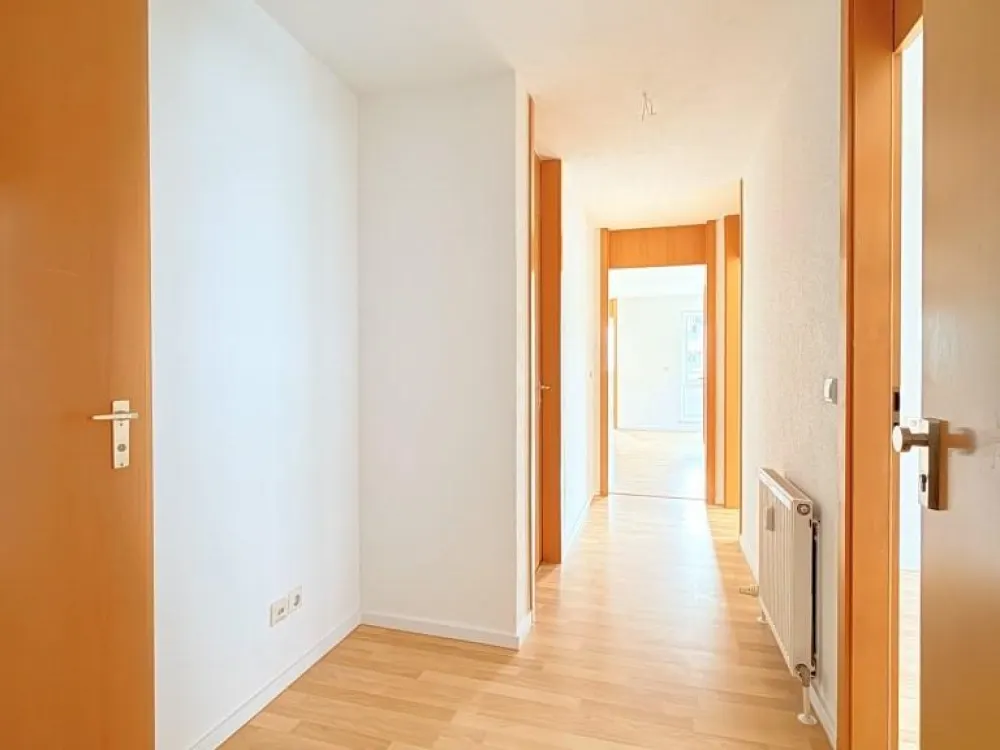 sofort verfügbar: 3-Raum-Wohnung mit Balkon und Tiefgaragenstellplatz