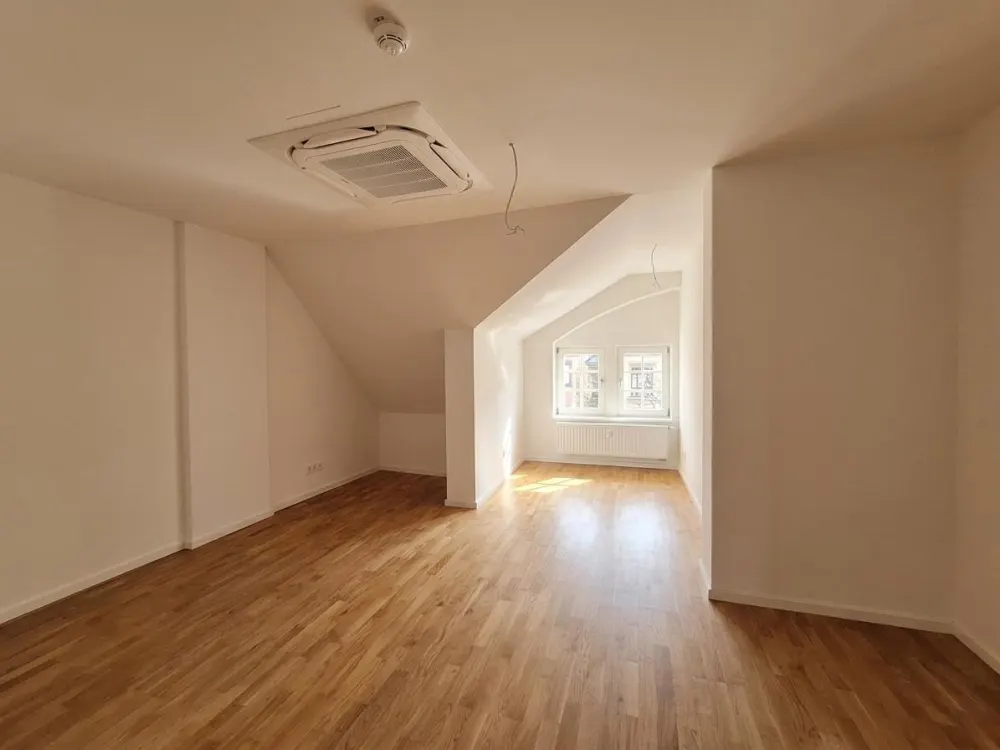 Großzügige Etagenwohnung zur Miete mit Balkon in Leipzig Zentrum - Wentzel Dr.