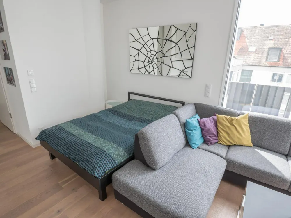 Helles möbliertes Apartment an Theresienwiese (ab 20.9. max. 6 M