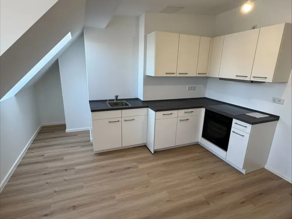 Exklusive 4-Zimmer-Dachgeschosswohnung mit Terrasse, Erstbezug nach Ausbau im Herzen des Prenzlauer