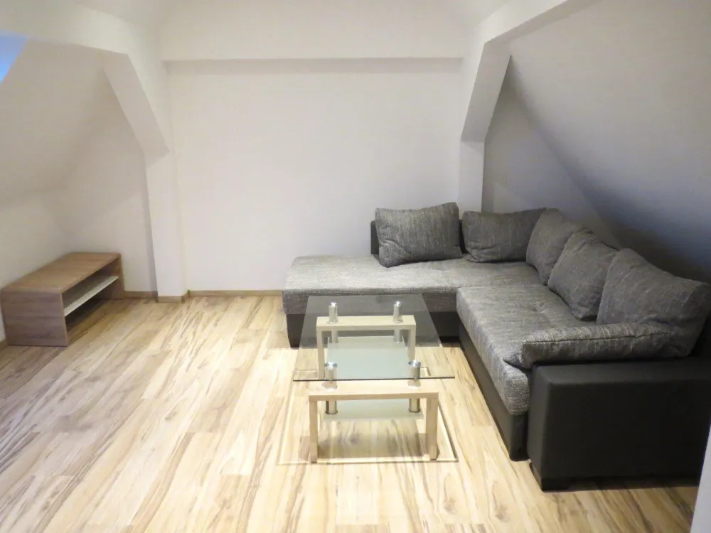 Moderne, möblierte 2 Zimmer-Wohnung, Kabel-TV, WLAN, Klimaanlage, Strom inkl., in Karben-Rendel