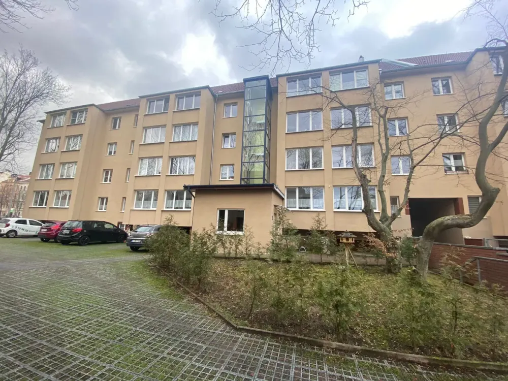 kleine 2 Raumwhg., nähe Bretschneider Park, Vertrag Tagespflege optional möglich