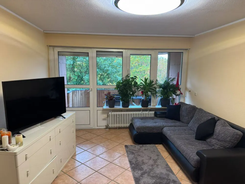 Beautiful 3.5-Room Apartment in Nürnberg Langw. Nord with 2500e Buyout
