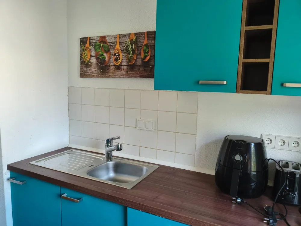 Ruhige Oase im Wiesengrund: Möblierte 2-Zi.-Wohnung direkt an U1