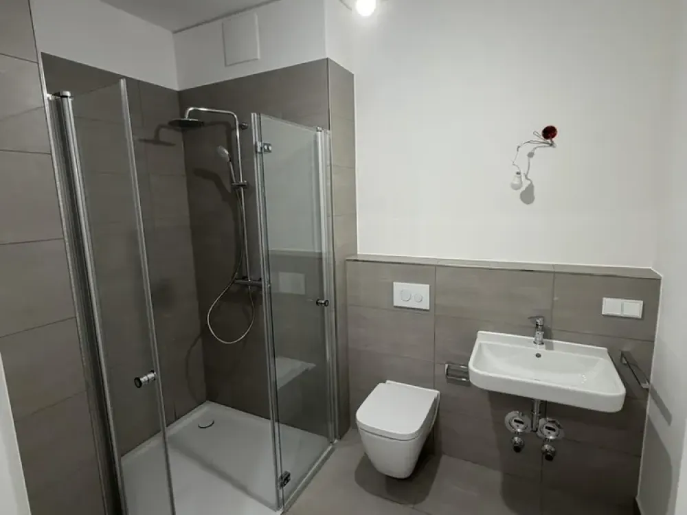 Erstbezug 2-Zimmer-Neubauwohnung | Terrasse, Einbauküche, Keller