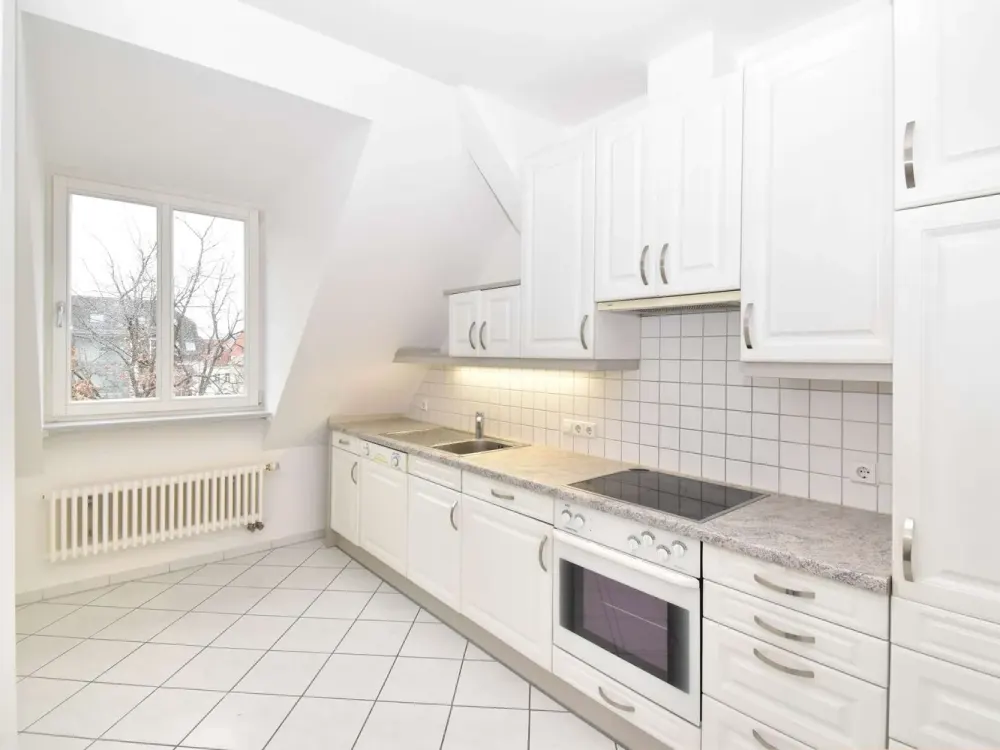 FEEL-GOOD GUARANTEE // Elegant Attic Apartment in the Heart of Südvorstadt // including fitted kitchen
