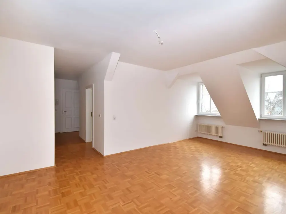 FEEL-GOOD GUARANTEE // Elegant Attic Apartment in the Heart of Südvorstadt // including fitted kitchen