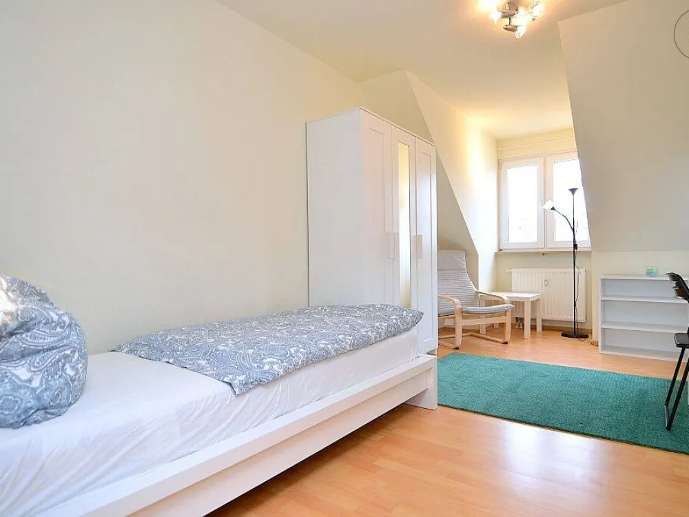 Ideal zu TH, BA und City: Möbliertes WG-Zimmer mit WLAN nahe Hauptbahnhof