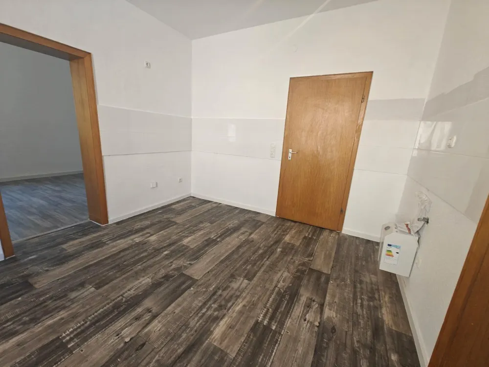 Ab sofort!! Frisch renovierte 2,5 Zimmer Wohnung