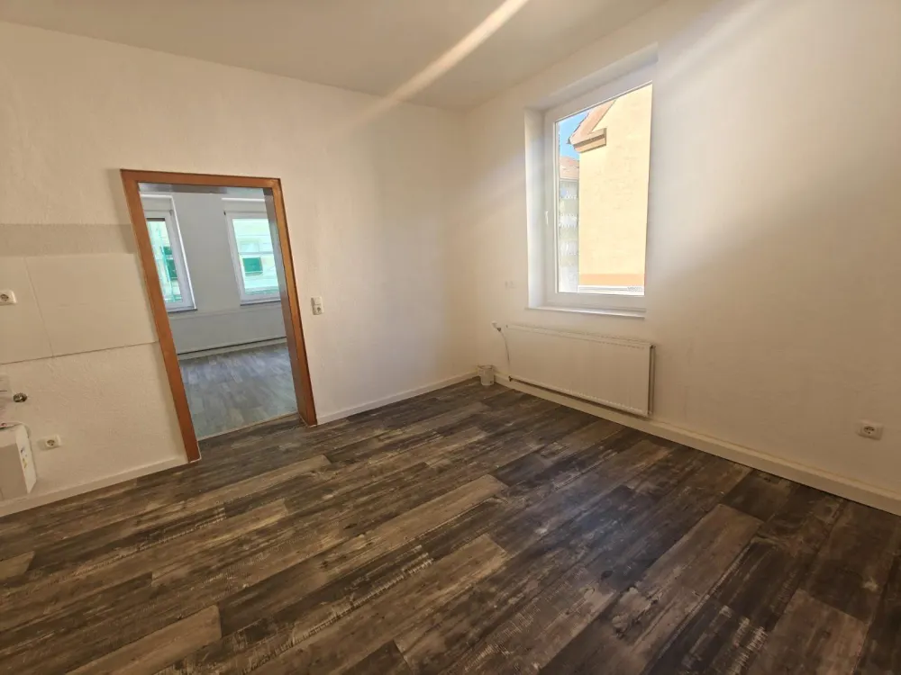 Ab sofort!! Frisch renovierte 2,5 Zimmer Wohnung