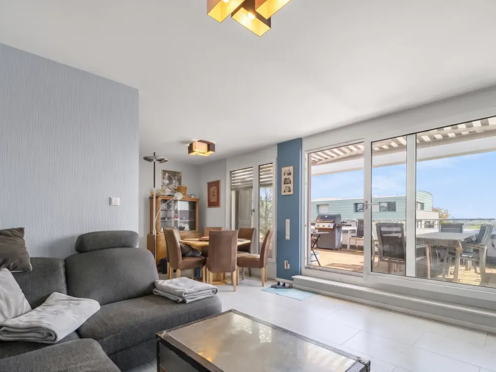 Stilvolle 3-Zimmer-Penthousewohnung mit großer Dachterrasse in Frankfurt-Riedberg