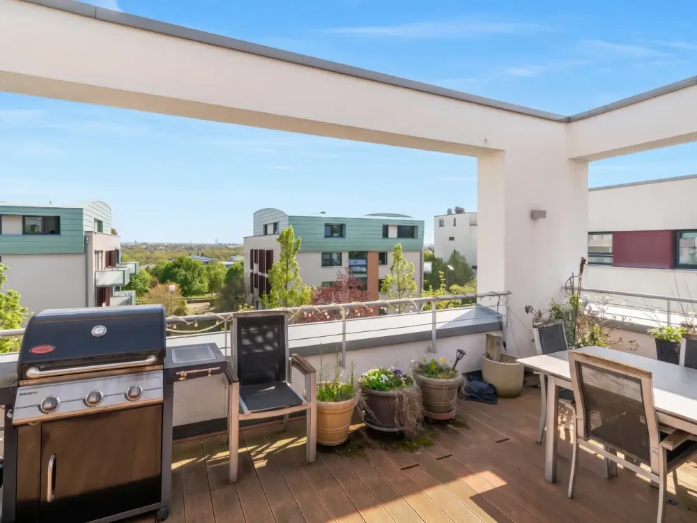 Stilvolle 3-Zimmer-Penthousewohnung mit großer Dachterrasse in Frankfurt-Riedberg