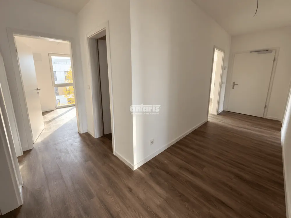 antaris Immobilien GmbH **Mehr Raum zum Leben: Attraktive 4-Raum-Wohnung mit Eckbalkon**