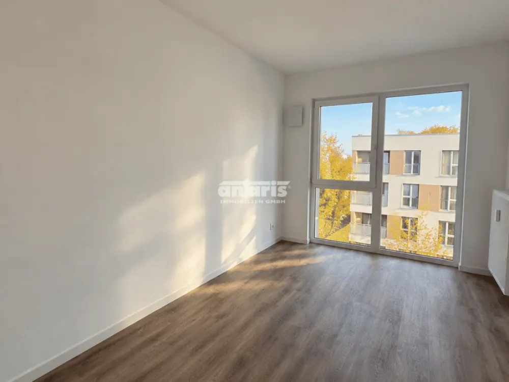 antaris Immobilien GmbH **Mehr Raum zum Leben: Attraktive 4-Raum-Wohnung mit Eckbalkon**